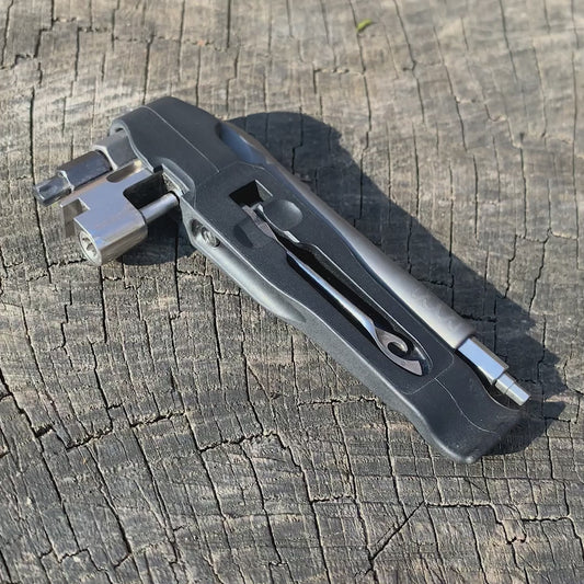 Tubeless rider essentials covered: multitool, tubeless plug tool, tire lever and chain breaker